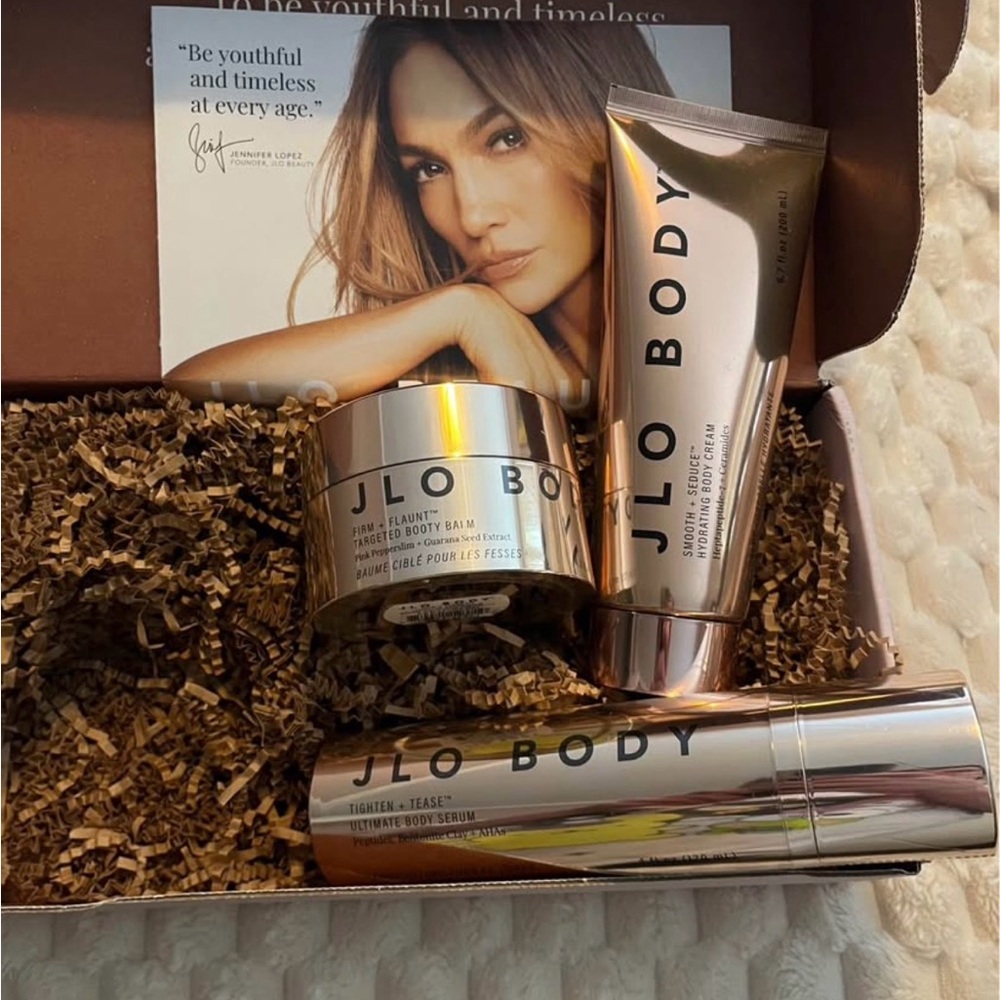 Women Skincare Moisturizer Set - Gold and Silver